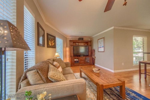 Yellow Rose CL 2459 home image 9